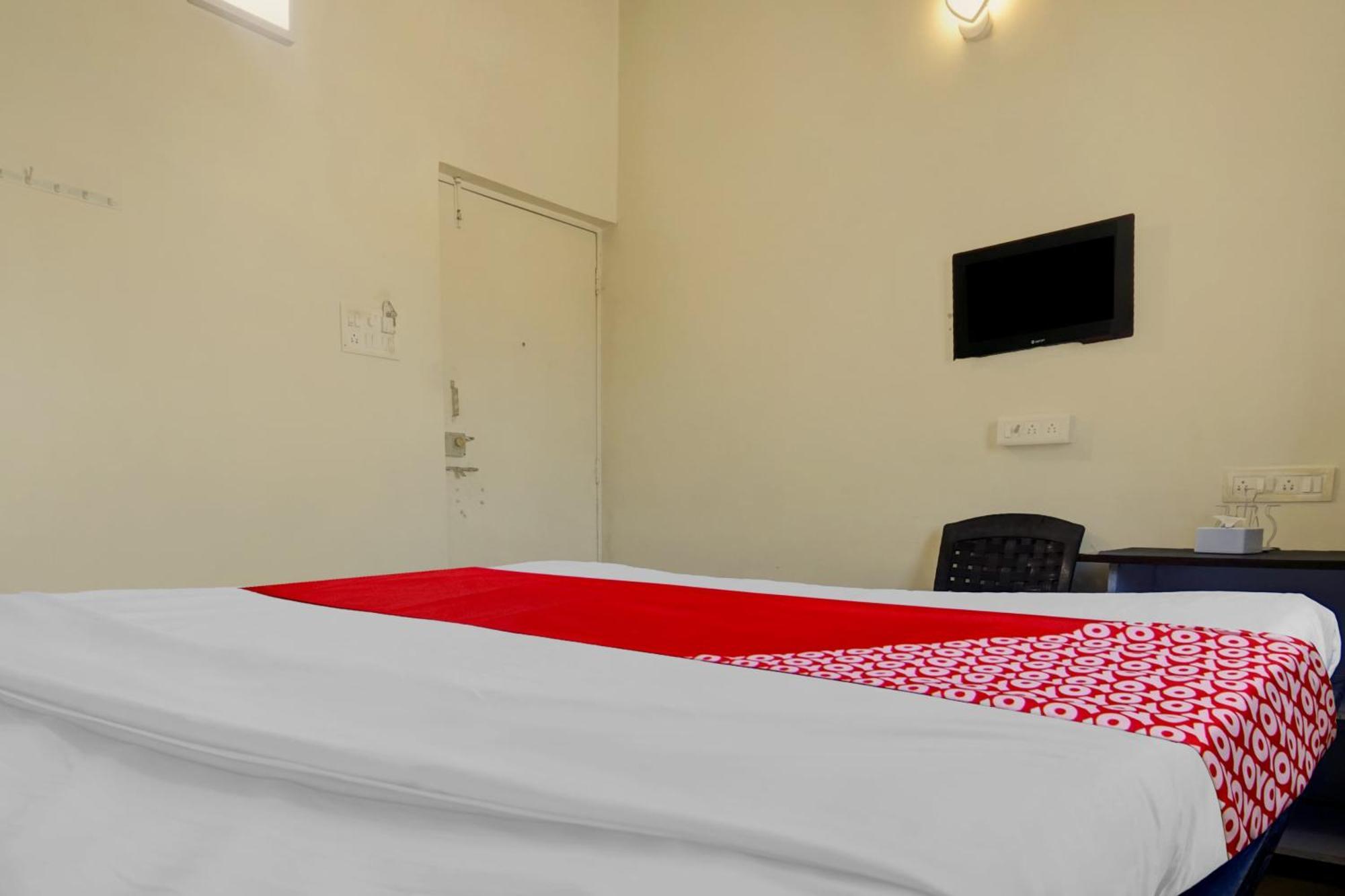 Hotel O Happy Homely Stay Sasvad Buitenkant foto