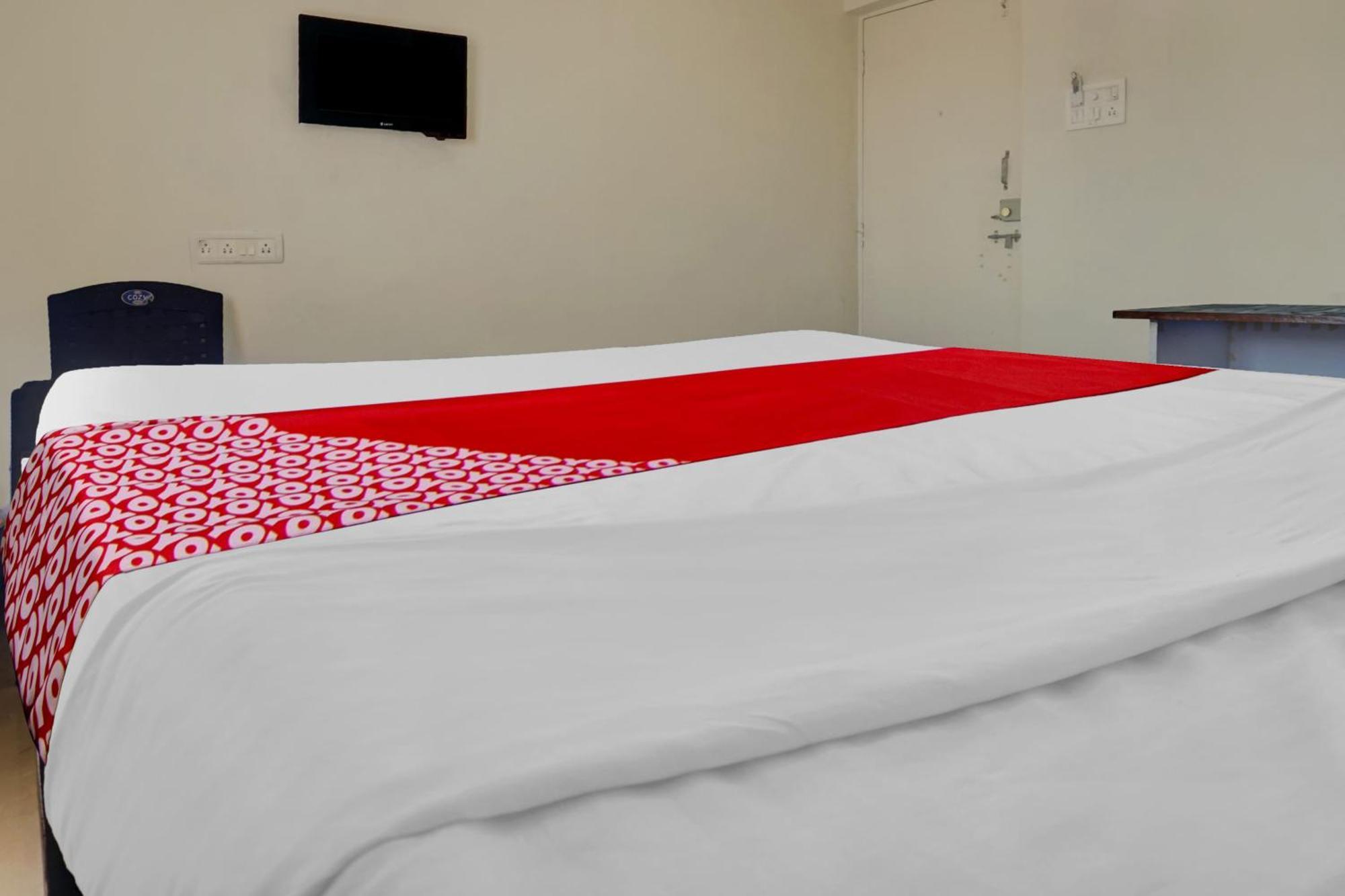 Hotel O Happy Homely Stay Sasvad Buitenkant foto